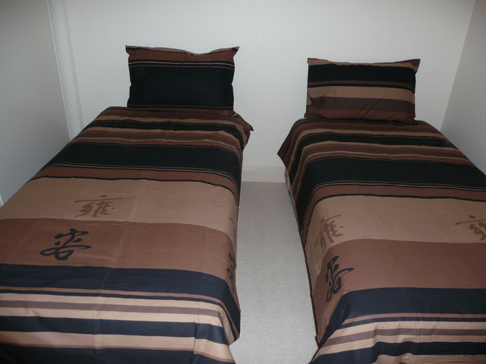 Bedroom 3, City Escape 3BD in Adelaides East End 5, Adelaide