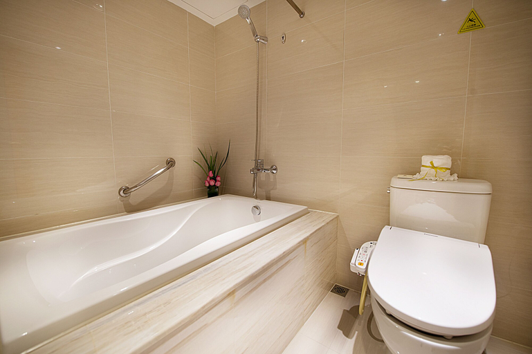Bathroom 4, Grand Metropark Hotel Hangzhou, Hangzhou