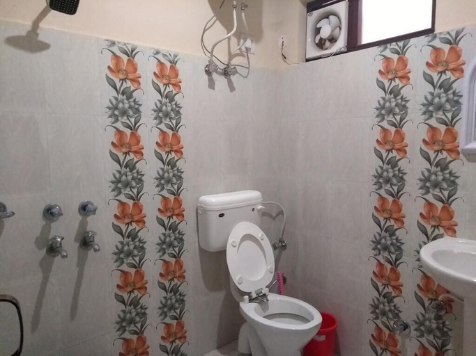 Bathroom 4, EL PROFESOR MCLEODGANJ, Kangra