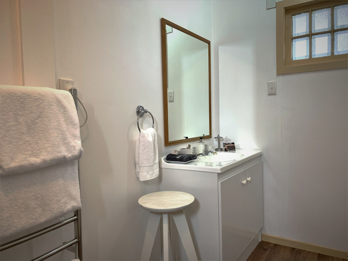 Bathroom 4, Tongariro Crossing Lodge, Ruapehu