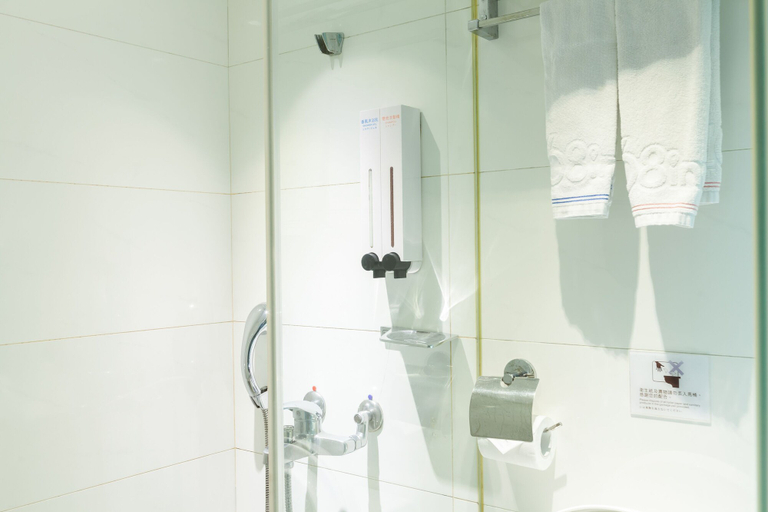 Bathroom 3, I Hotel, Taoyuan