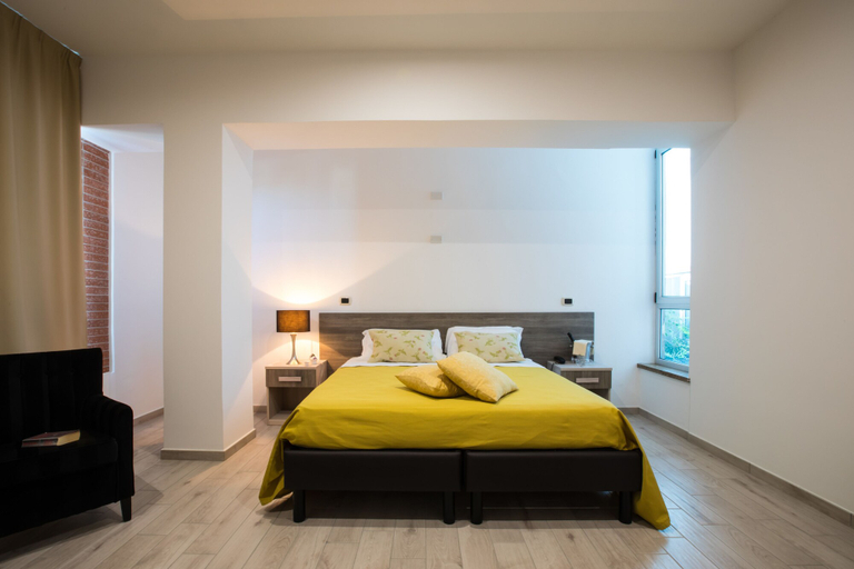 Bedroom 4, Hotel Queen Daisy, Napoli