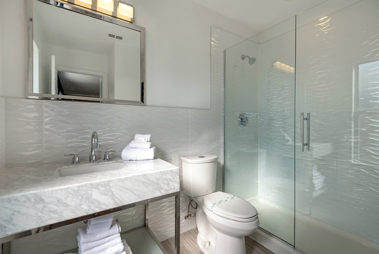 Bathroom 3, Emerald Island - IHR 4067, Osceola