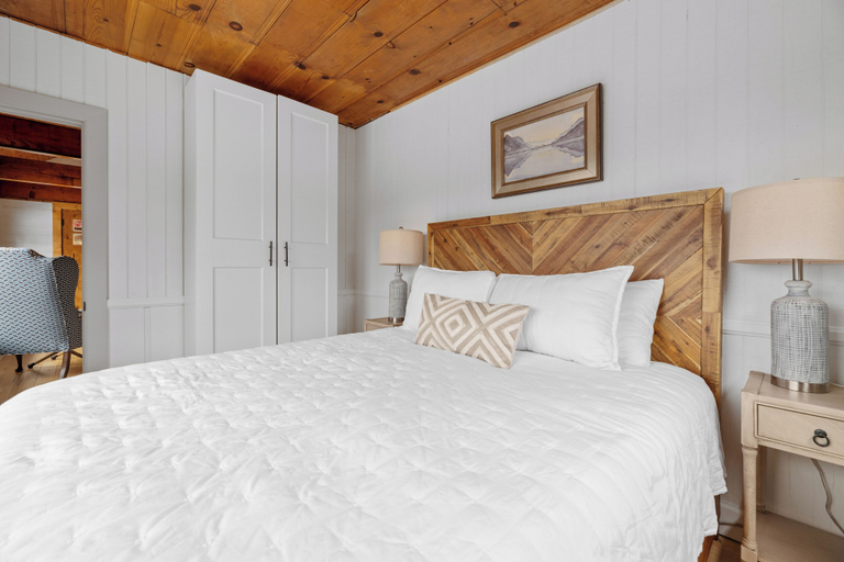 Bedroom 5, Enchanted Hideaway, San Bernardino