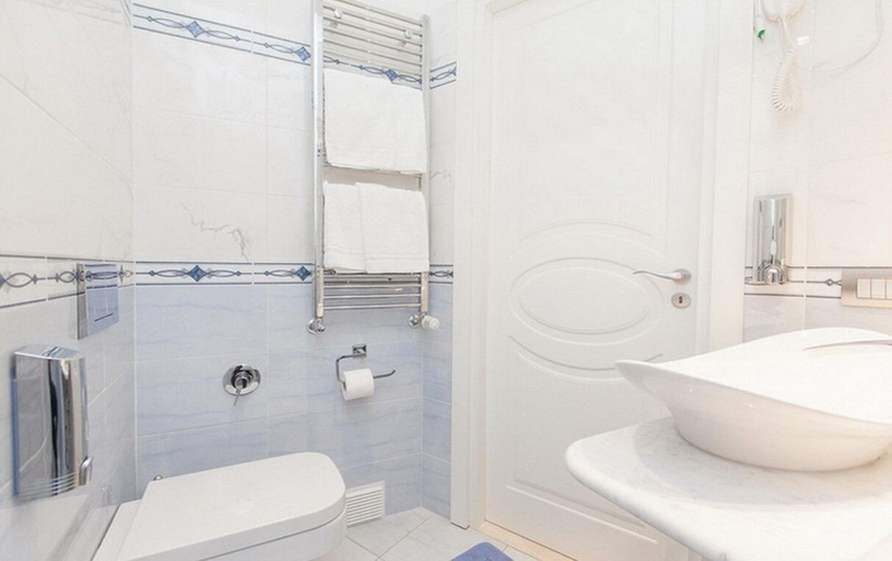Bathroom 4, Impero Vaticano San Pietro, Rome