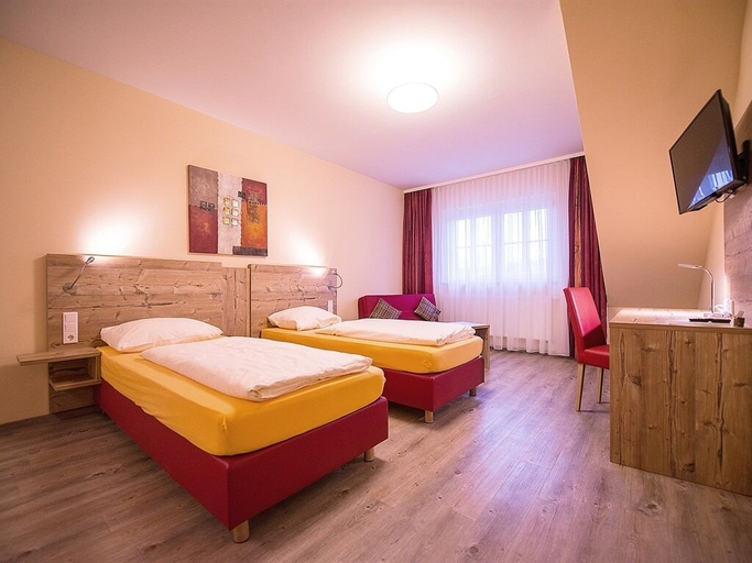 Bedroom 2, Landgasthof Schwarzes Ross Gmbh & Co. KG, Ansbach