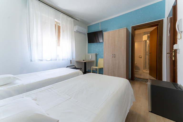 Bedroom 3, Hotel Benaco Bee Free, Verona
