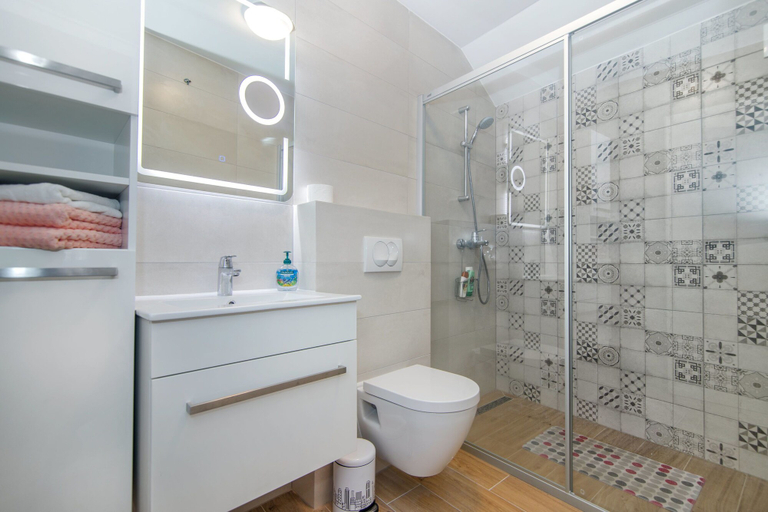 Bathroom 4, House Tia, Jelsa