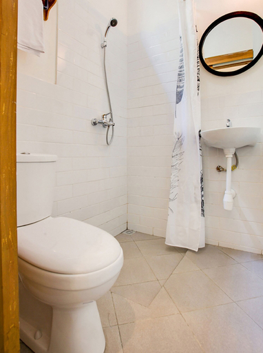 Bathroom 3, Capital O 3461 Mystays, Blora