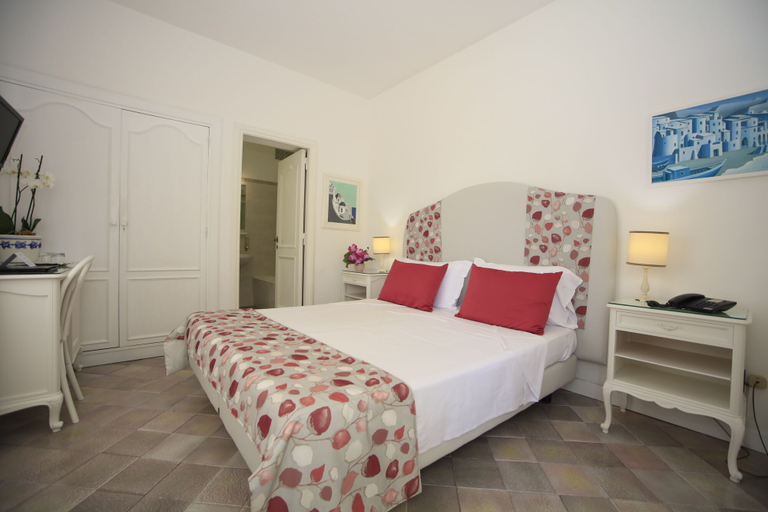 Bedroom 4, Villa San Felice, Napoli
