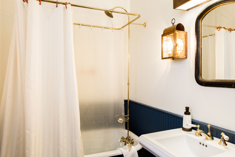 Bathroom 4, Red Rose Bed & Breakfast, Lancaster