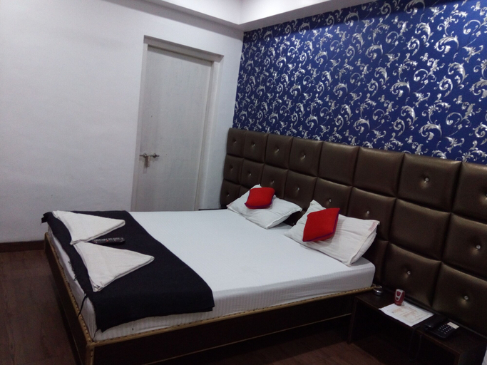 Bedroom 3, Hotel Geetanjali St Bus Stand Panvel, Raigarh