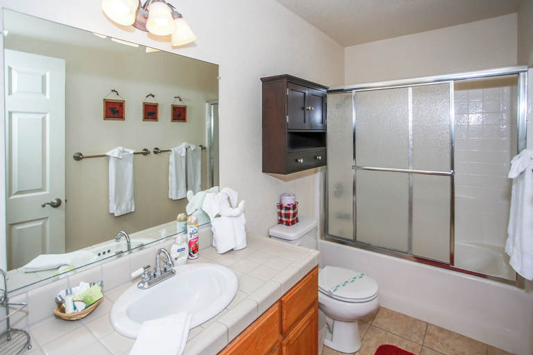 Bathroom 3, Ben's Cool Cabin, San Bernardino