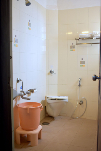 Bathroom 4, Metropolis Hotel, Dharwad