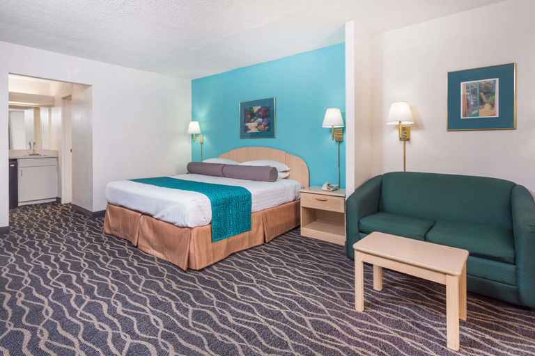Bedroom 2, Howard Johnson by Wyndham Commerce GA, Banks
