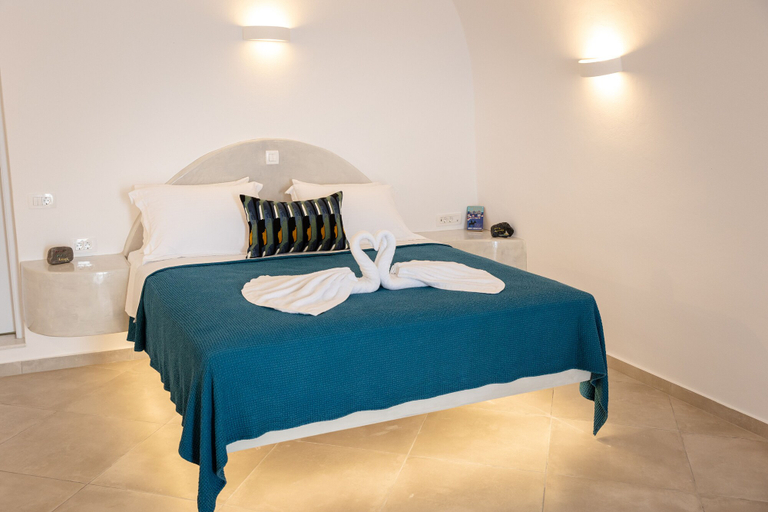 Bedroom 2, Sunborn Oia Suites, South Aegean
