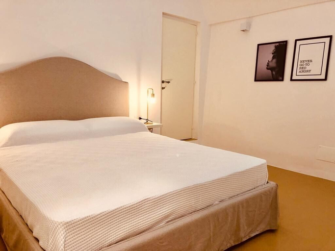 Others 5, Palazzo Boccaccio, Lecce