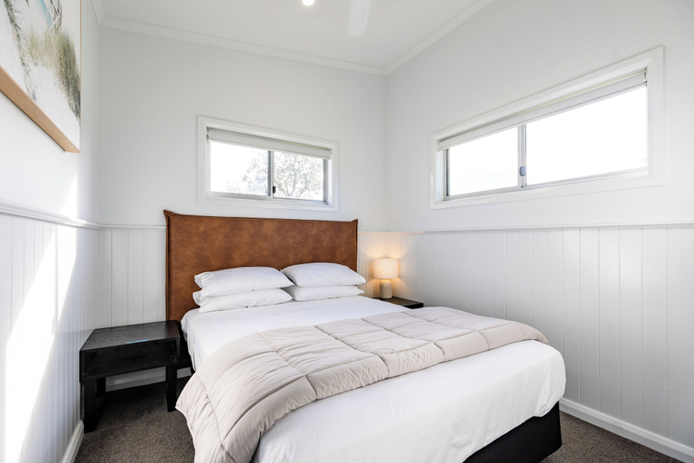 Bedroom 3, NRMA Eastern Beach Holiday Park, E. Gippsland - Bairnsdale