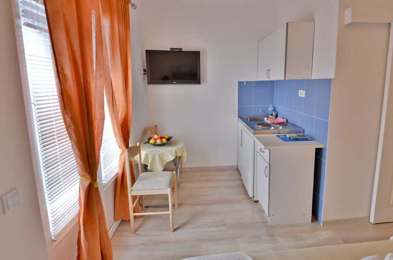 Others 5, Apartments Cenic