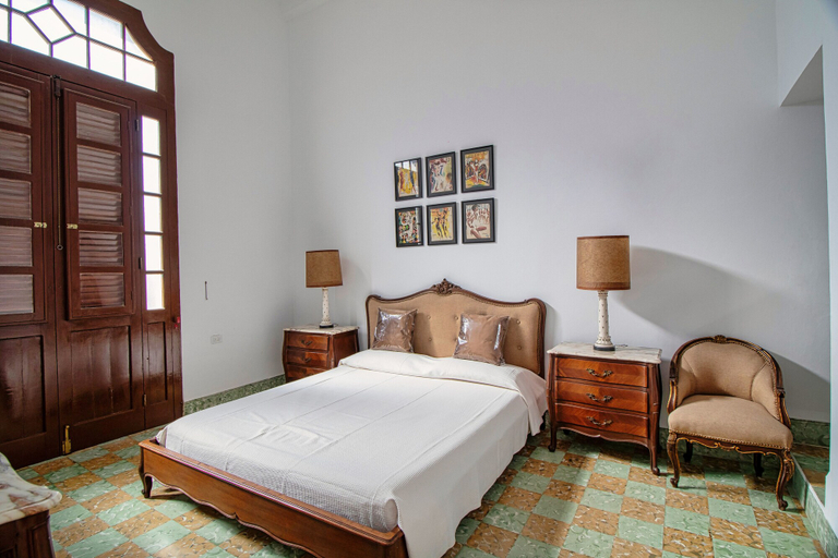 Room 4, Vista Plaza Vieja, Centro Habana