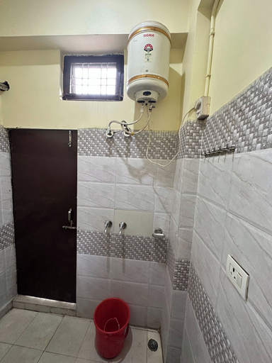 Bathroom 4, Swagat Guest House, Dehradun