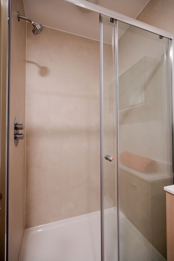 Bathroom 3, City Centre Studio - Sparkford Road - Campus Accommodation, Hampshire