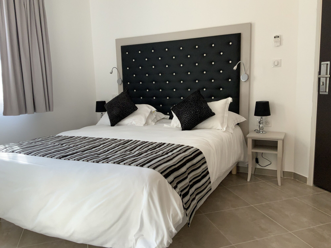 Bedroom 3, A Storia, Haute-Corse