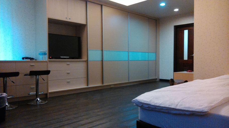 Bedroom 2, 1986 Travel Hall, Tainan