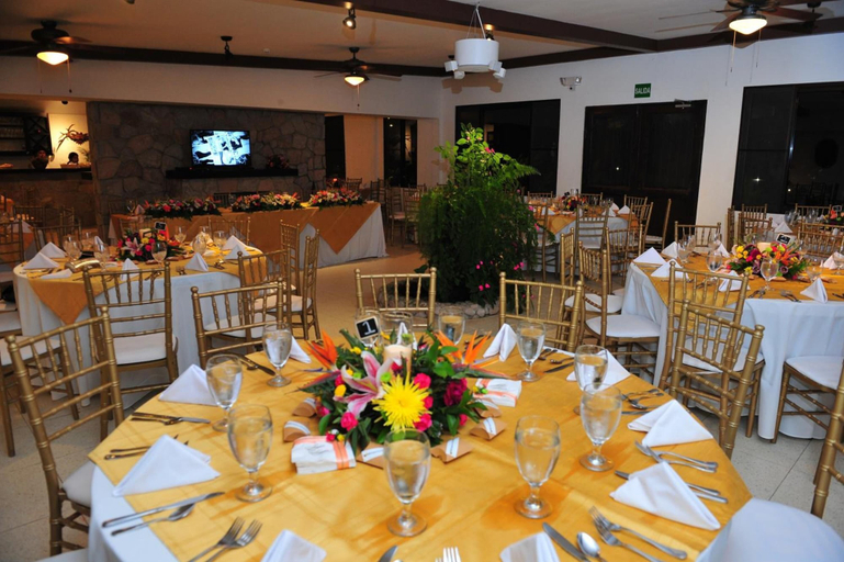 Food & Drinks 5, Hotel Campestre, Antón
