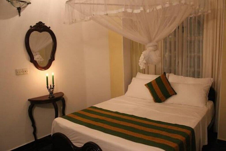 Room 3, Fort De 19 Villa, Galle Four Gravets