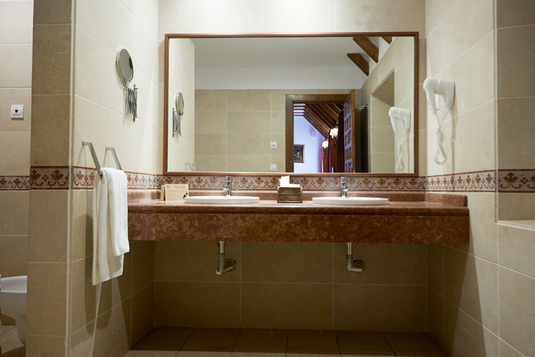 Bathroom 3, Hotel Convento la Magdalena, Málaga