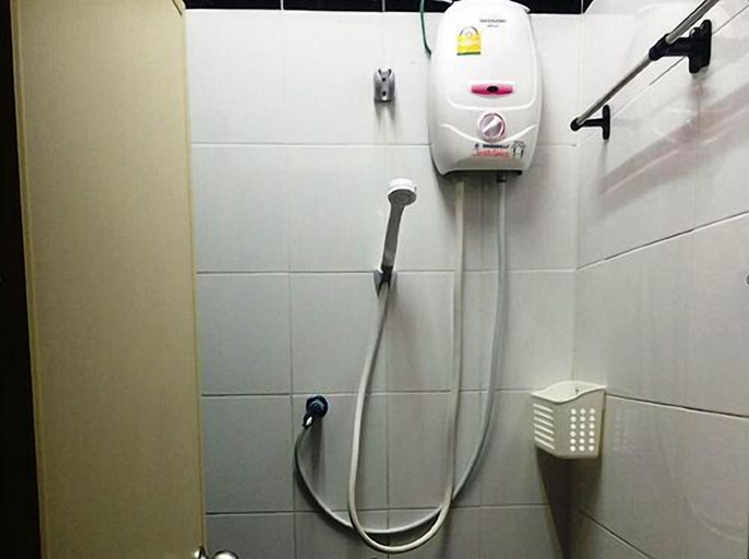 Bathroom 3, At Phangan Hostel, Ko Phangan