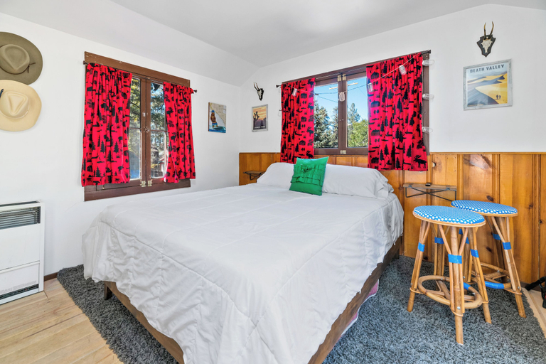 Bedroom 3, Finns Fish Camp, San Bernardino