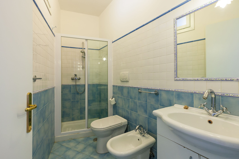Bathroom 5, Residenza Gennaro, Salerno