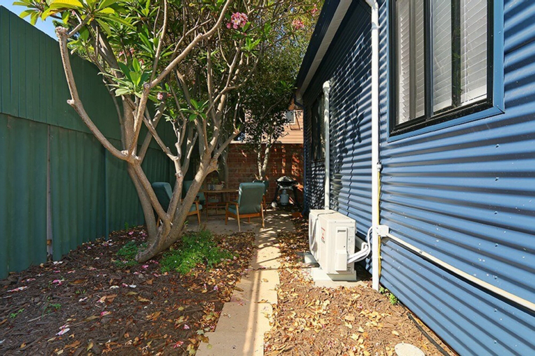Exterior & Views 5, Comfortable Flat in Heart of Fremantle, Fremantle