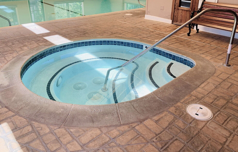 Sport & Beauty 5, Lakefront Viking Oasis Condo, San Bernardino