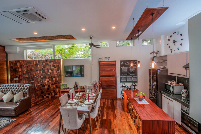 Food & Drinks 4, Villa Eternal, Private Pool, 3 Floors & Rooftop Terrace, Siem Reap