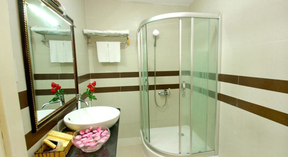 Bathroom 4, Luxury Nha Trang Hotel, Nha Trang