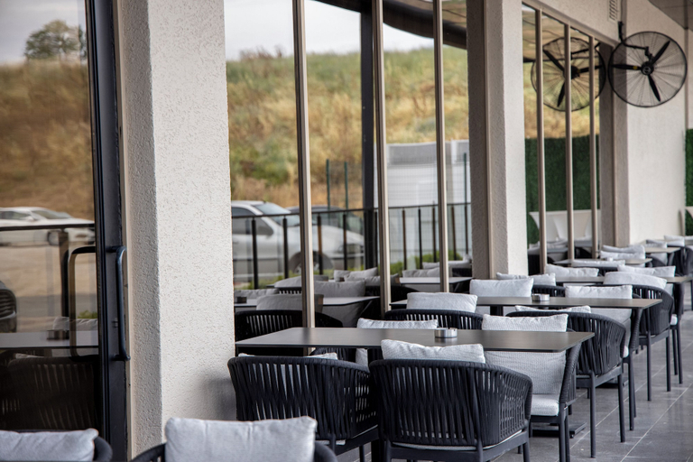 Food & Drinks 4, Hilly Hotel, Merkez