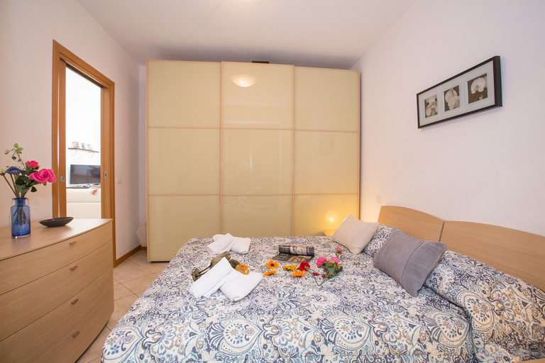 Bedroom 3, Vista d'Oro Palma Apt. 5, Lecco