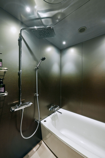 Bathroom 10