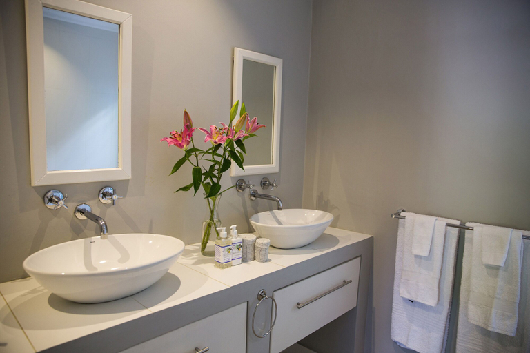 Bathroom 4, In Abundance Guest House, Cape Winelands