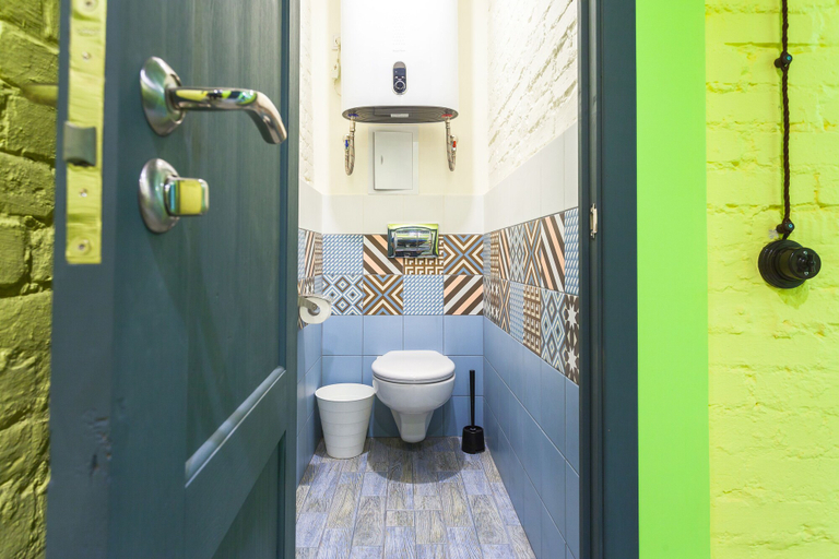 Bathroom 3, Sweet Home, Sankt-Peterburg gorsovet
