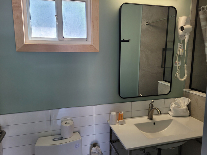 Bathroom 2