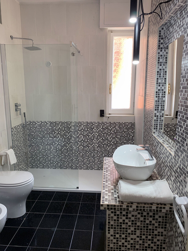Bathroom 4, L'Attico di Piazza Mazzini Rooms, Lecce