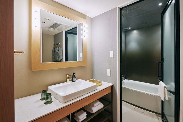 Bathroom 12