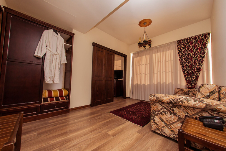 Bedroom 3, Manthos Hotel Resort and Spa, Thessaly
