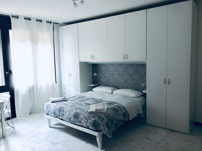 Others 2, Tadino Studio, Milano