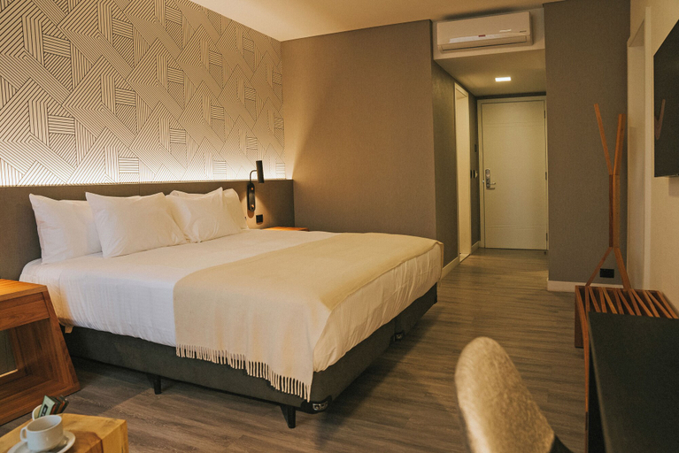 Bedroom 3, Howard Johnson Plaza La Ribera, San Fernando