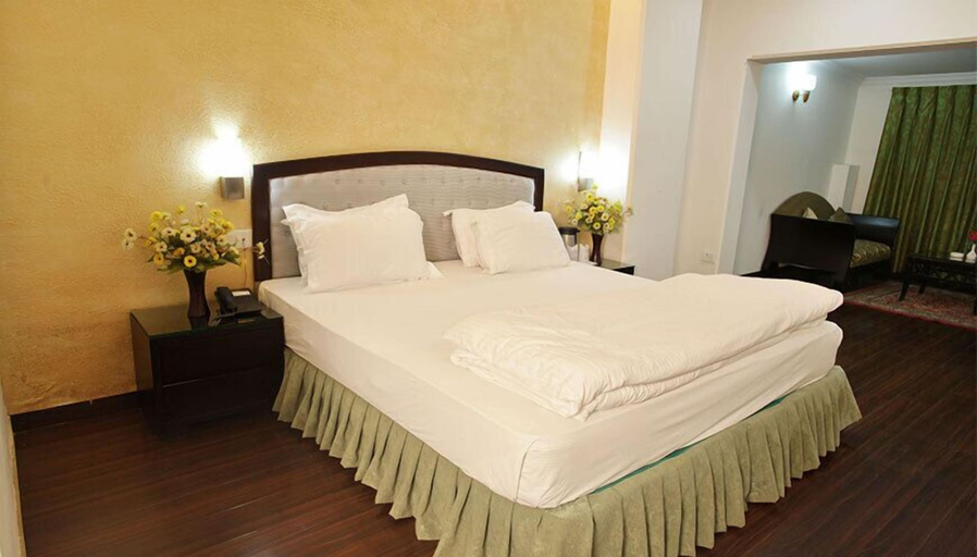 Bedroom 2, Hotel Grand Mumtaz Towers, Srinagar